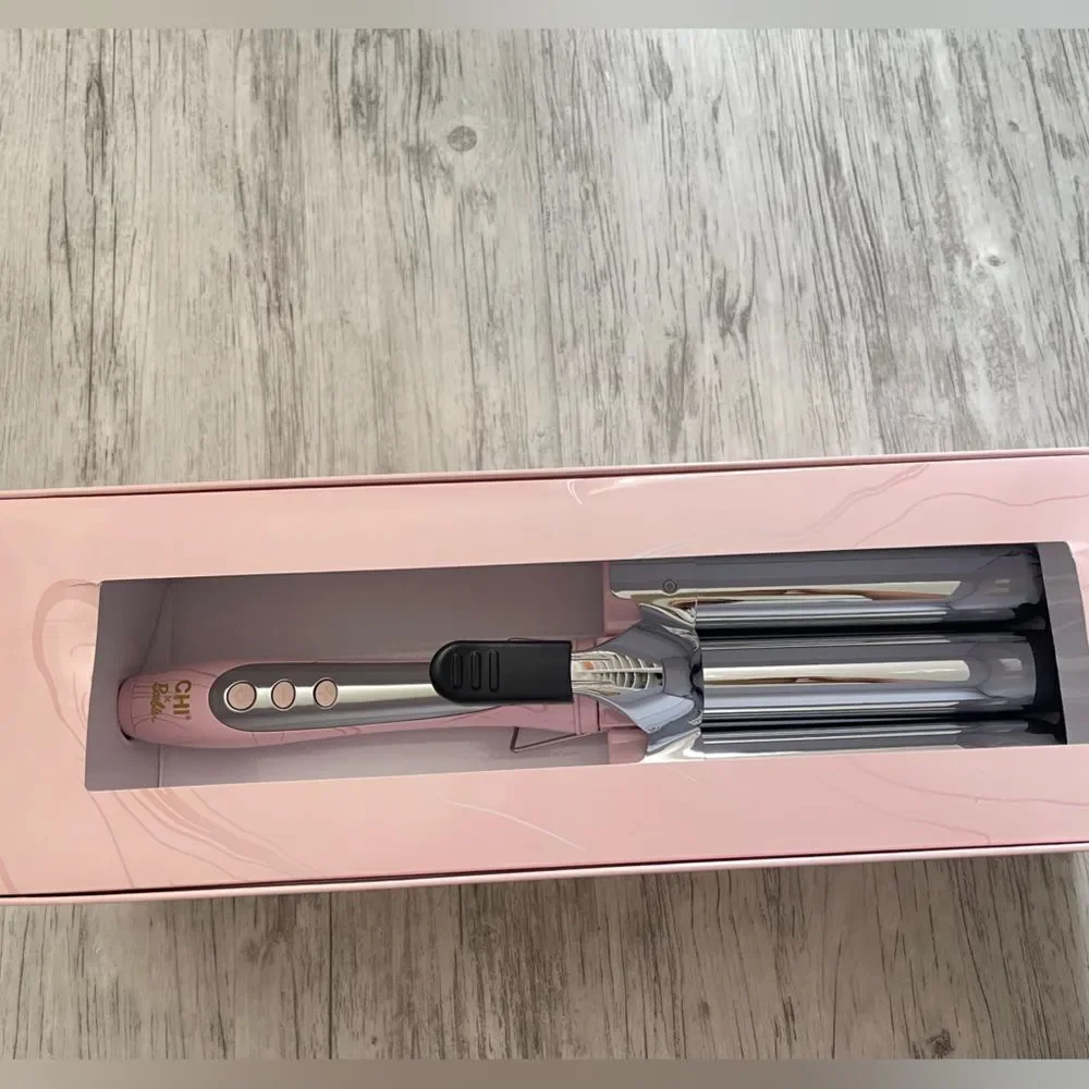 NWT CHI x Barbie Titanium 1.25” Triple Barrel Deep Waver - Picture 4 of 8